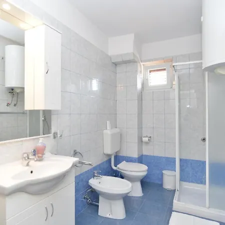 Apartment Fuer 5 Personen Ca 51 Qm In Bale, Istrien Istrische Riviera *